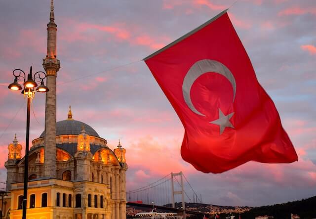 Turkey | Mitovy ve ny fomba fampiharana ny didim-pitsarana any ivelany sy ny fitsarana an-trano?